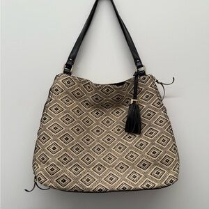 Stella And Dot The Switch Diamond Raffia Expandable Shoulder Bag Black And Cream